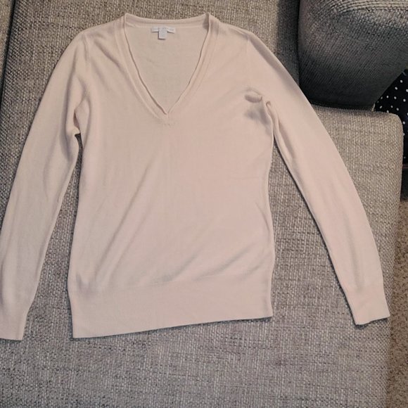 New York & Company Light Pink Long Sleeve V-Neck Sweater - Picture 1 of 9